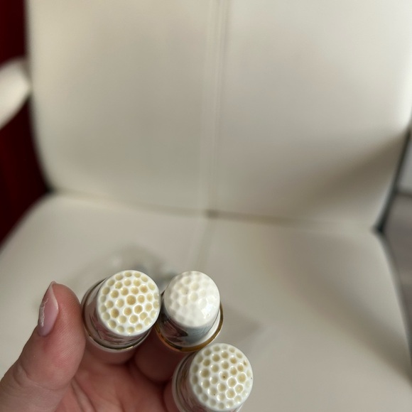 4/$50 Thumb sewing thimbles ceramic set of three, Royal family 🪡 - Picture 3 of 6